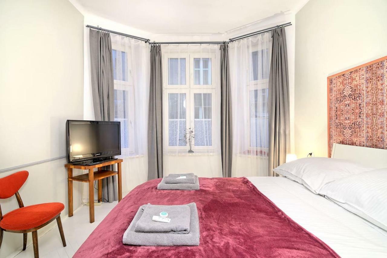 Luxury Retro Apartment, City Center, Wifi Krakow Bagian luar foto